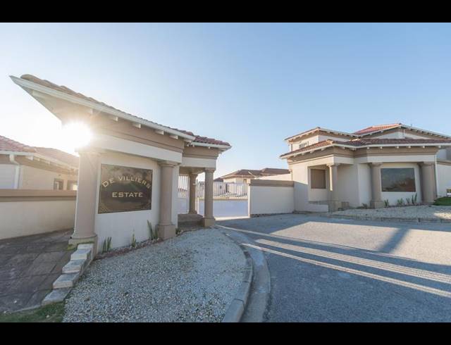 3 BEDROOM TOWNHOUSE FOR SALE IN KAMMA HEIGHTS